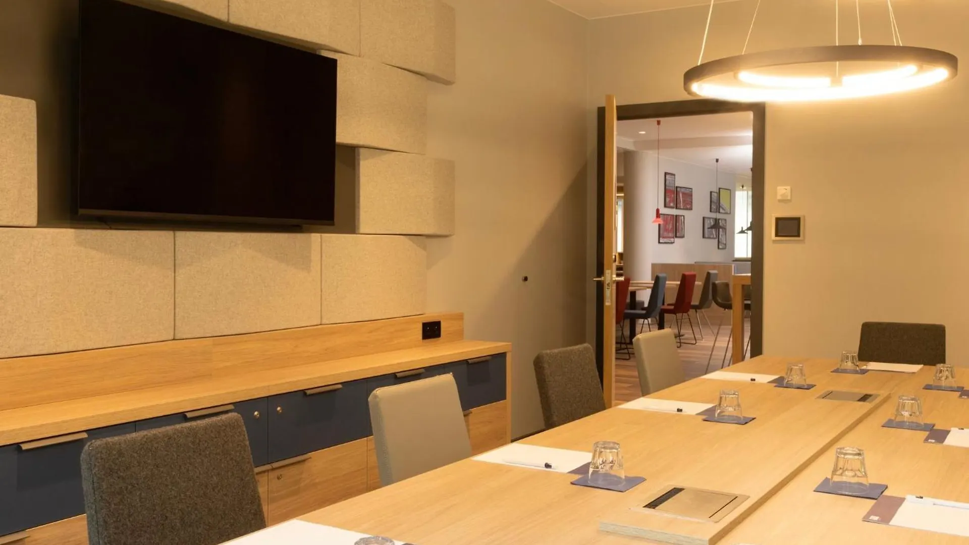 Holiday Inn Express Brussels - Airport By Ihg Diegem
